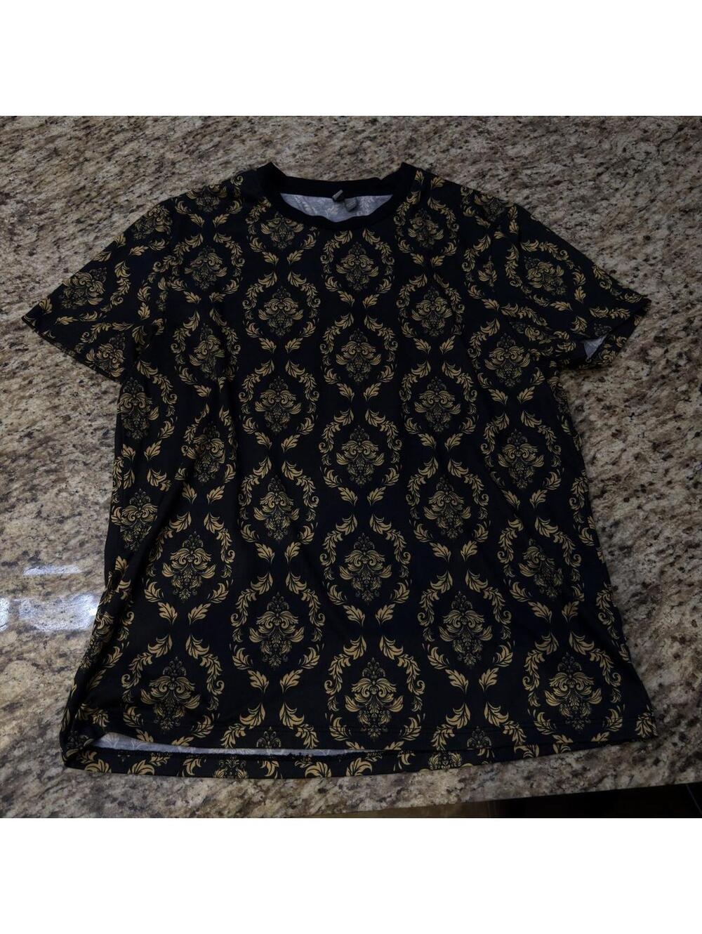 ASOS Men's Black and Multi Tshirt